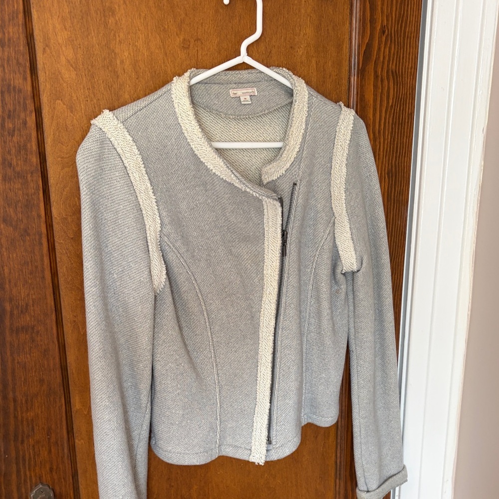 GAP Light Gray Knit Zip-Front Sweater Jacket with Cream Trim